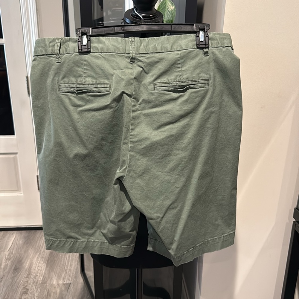 Women’s GAP Bermuda shorts - Picture 2 of 2